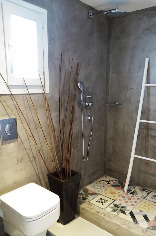 Bellou Suites 47/50