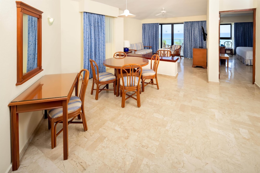 Occidental Tucancun 39/67