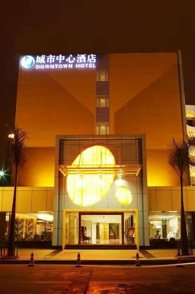 Downtown Hotel 2/27