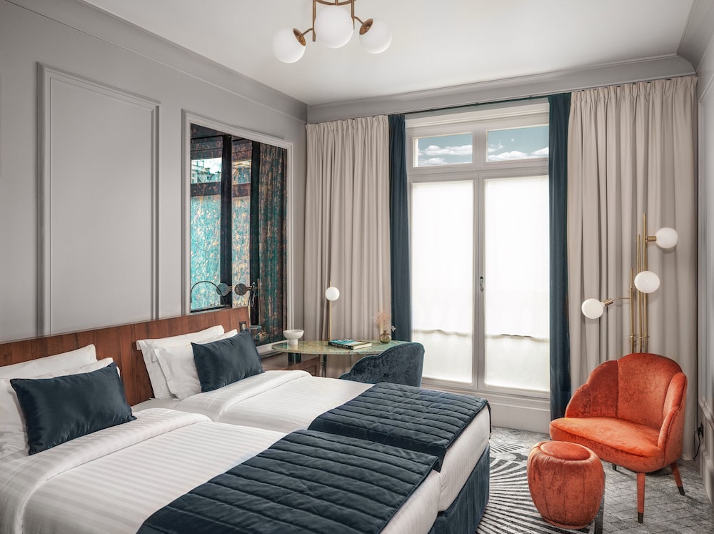 SIGNATURE, TWIN BEDS