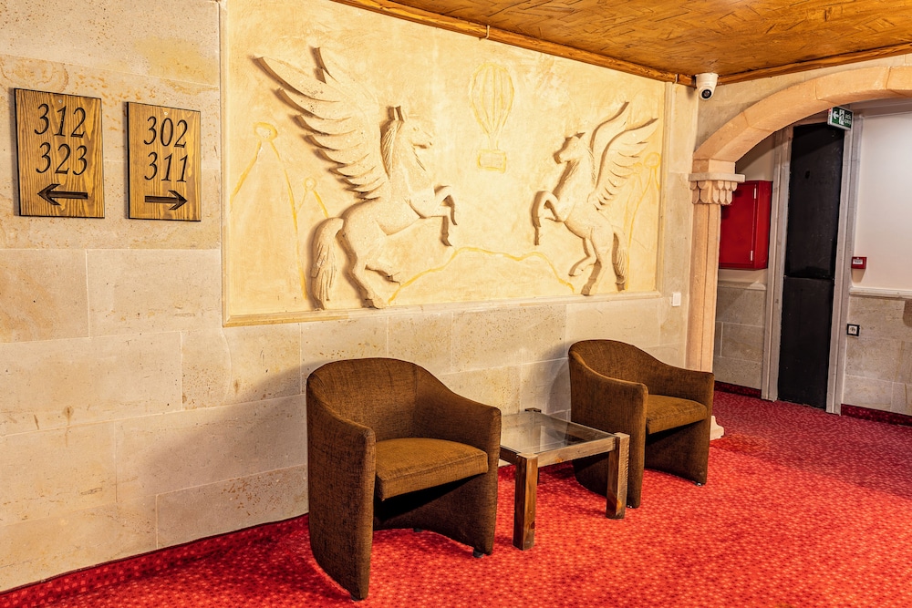 Ciner Hotel 7/50