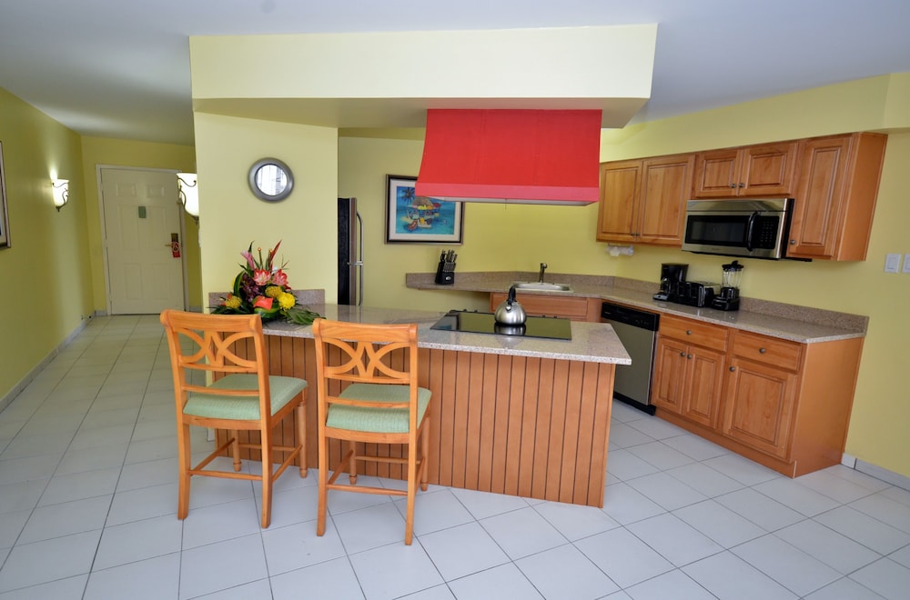 Atrium Beach Resort And Spa St Maarten A Ramada By Wyndham 47/64