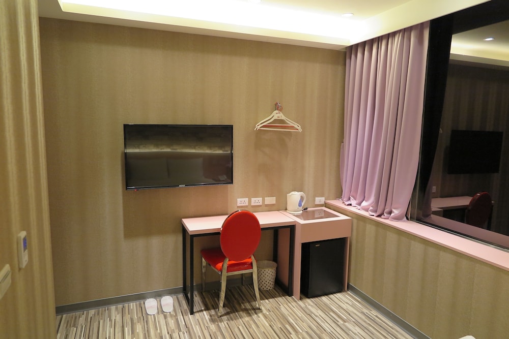 191 Hotel 44/62