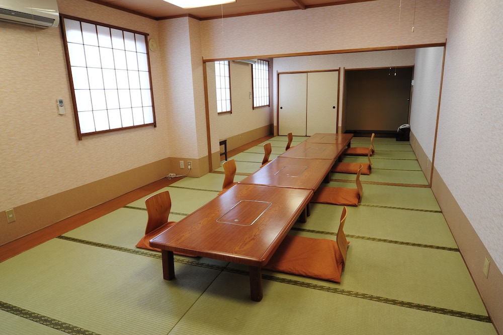 KURAYOSHI CITY HOTEL 54/58