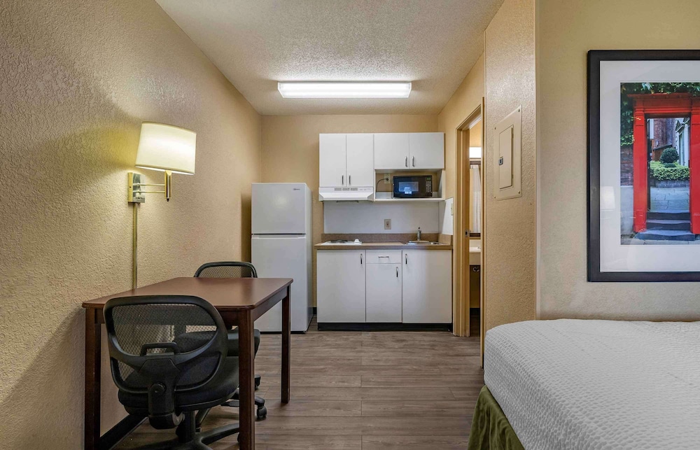 Extended Stay America - Lexington - Nicholasville Road 20/37