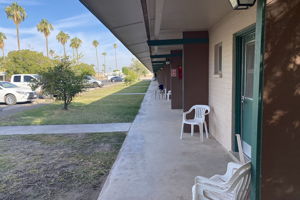Hotel Yuma AZ Desert Grove 4/47