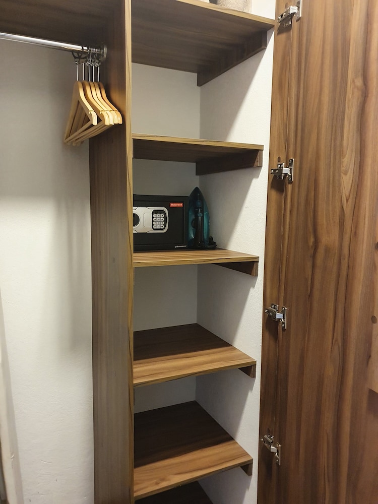 Estanza Hotel and Suites 51/58