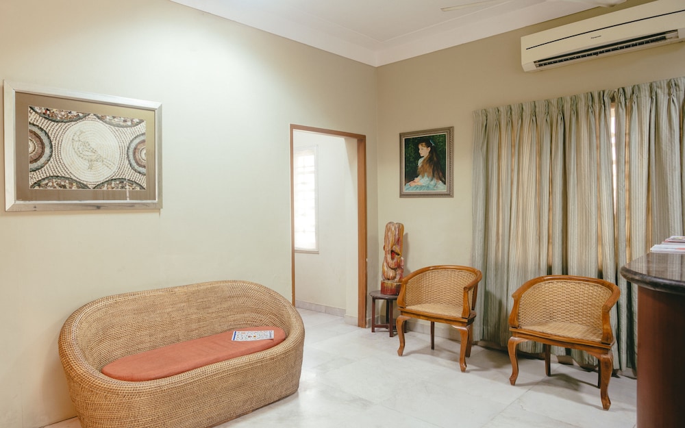 HANU REDDY RESIDENCES - WALLACE GARDEN 30/50