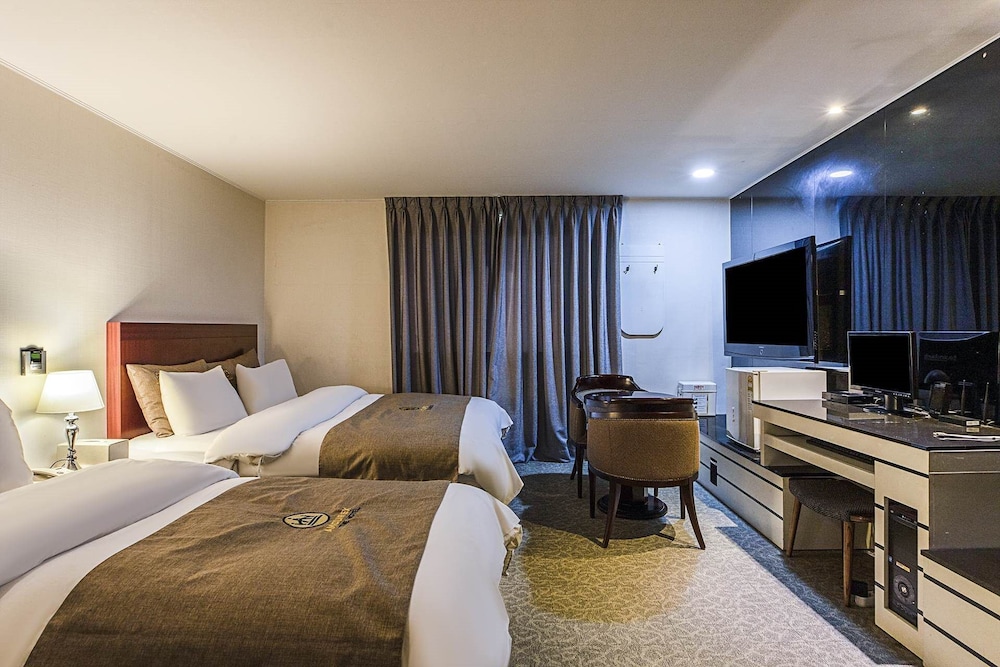 Amourex Hotel 30/49