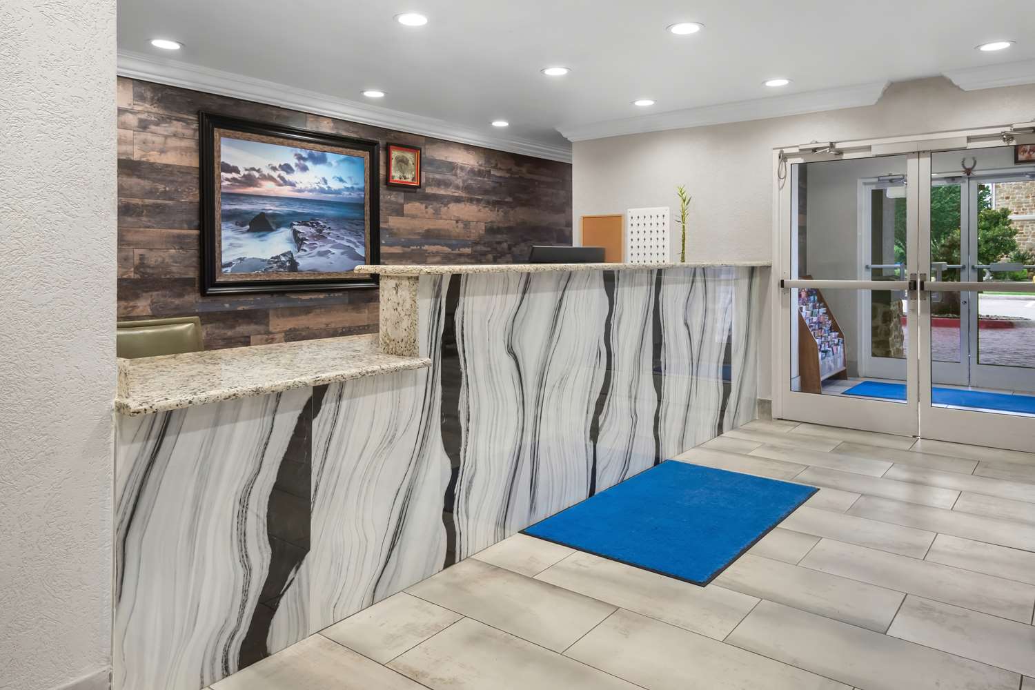 Surestay Plus Hotel By Best Western Benbrook Ft Worth 4/16