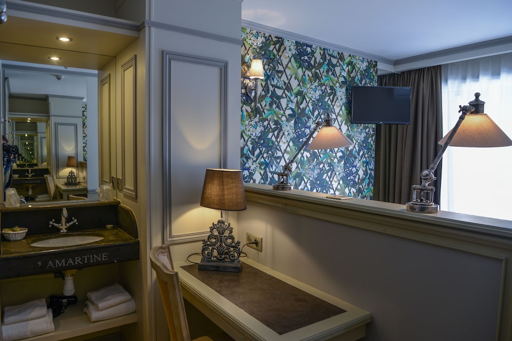 Hôtel Villa-Lamartine 13/69