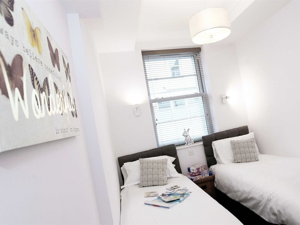 Austen's Luxury Apartments 8/50