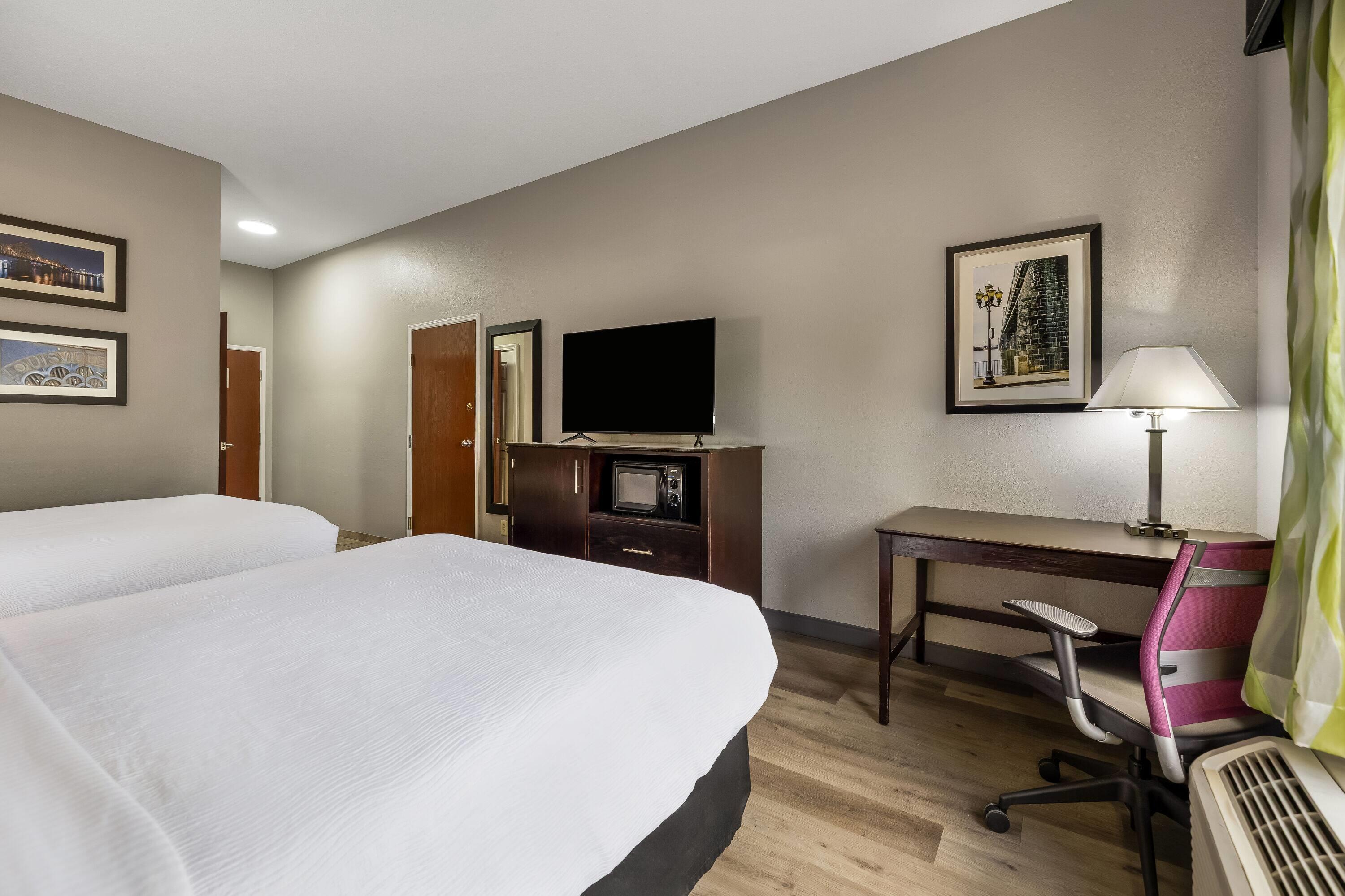 غرفة رباعية بسريرين كوين لذوي الإعاقة، La Quinta Inn & Suites by Wyndham Louisville East 3/6