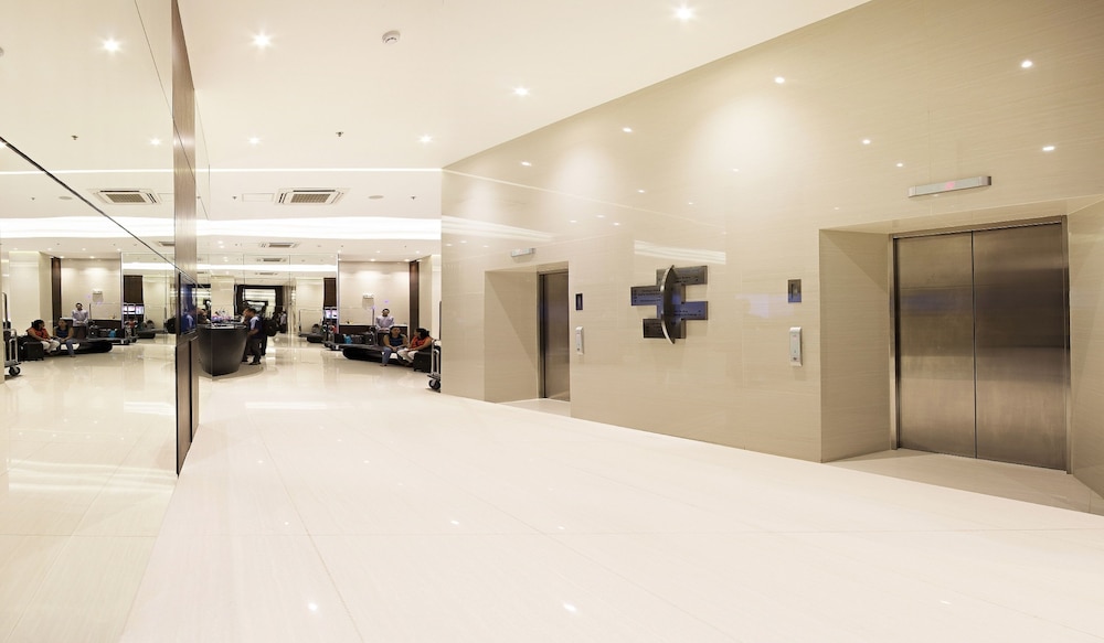 Bayfront Hotel Cebu - North Reclamation 10/67