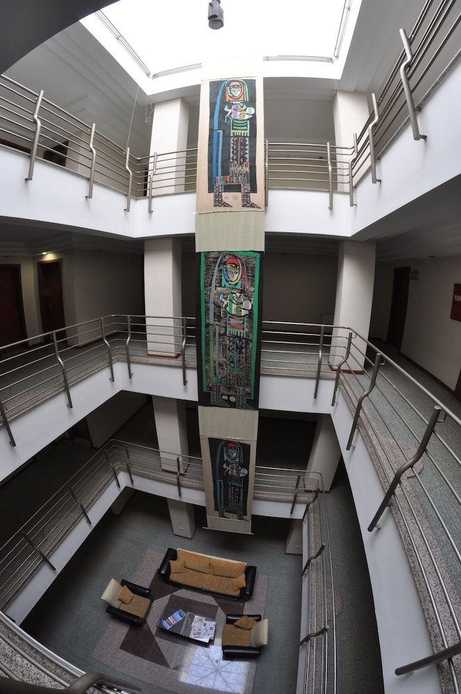Canak Hotel 36/61