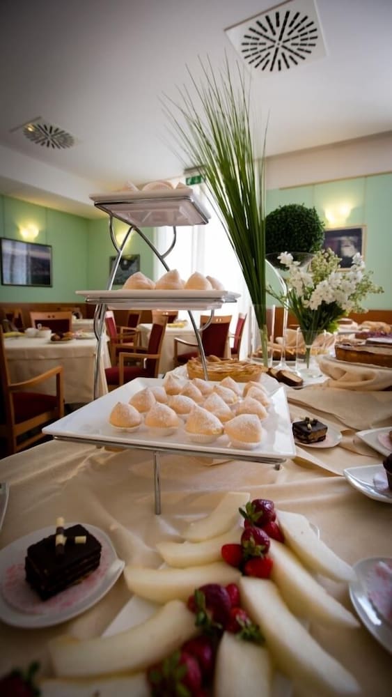 Hotel San Domenico al Piano 33/43