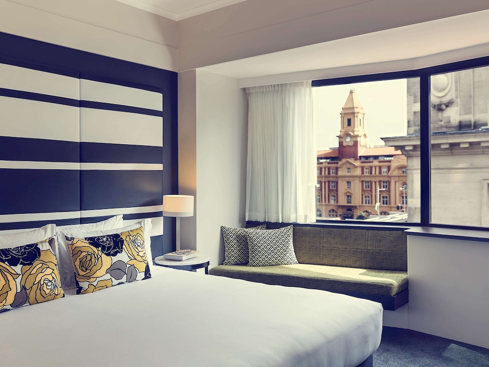 DELUXE, KING BED, OCEAN VIEW