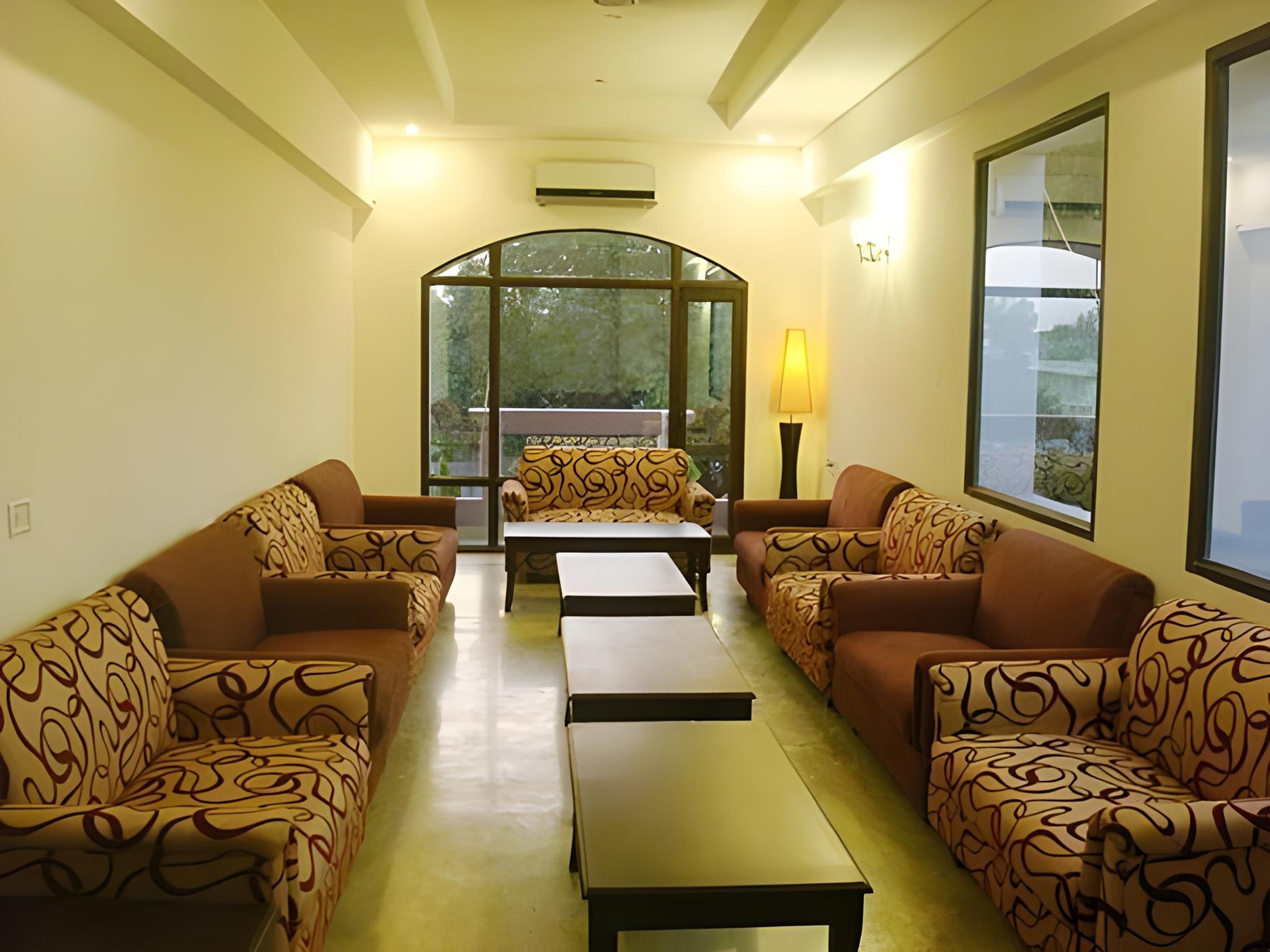 HOTEL 42 17/25