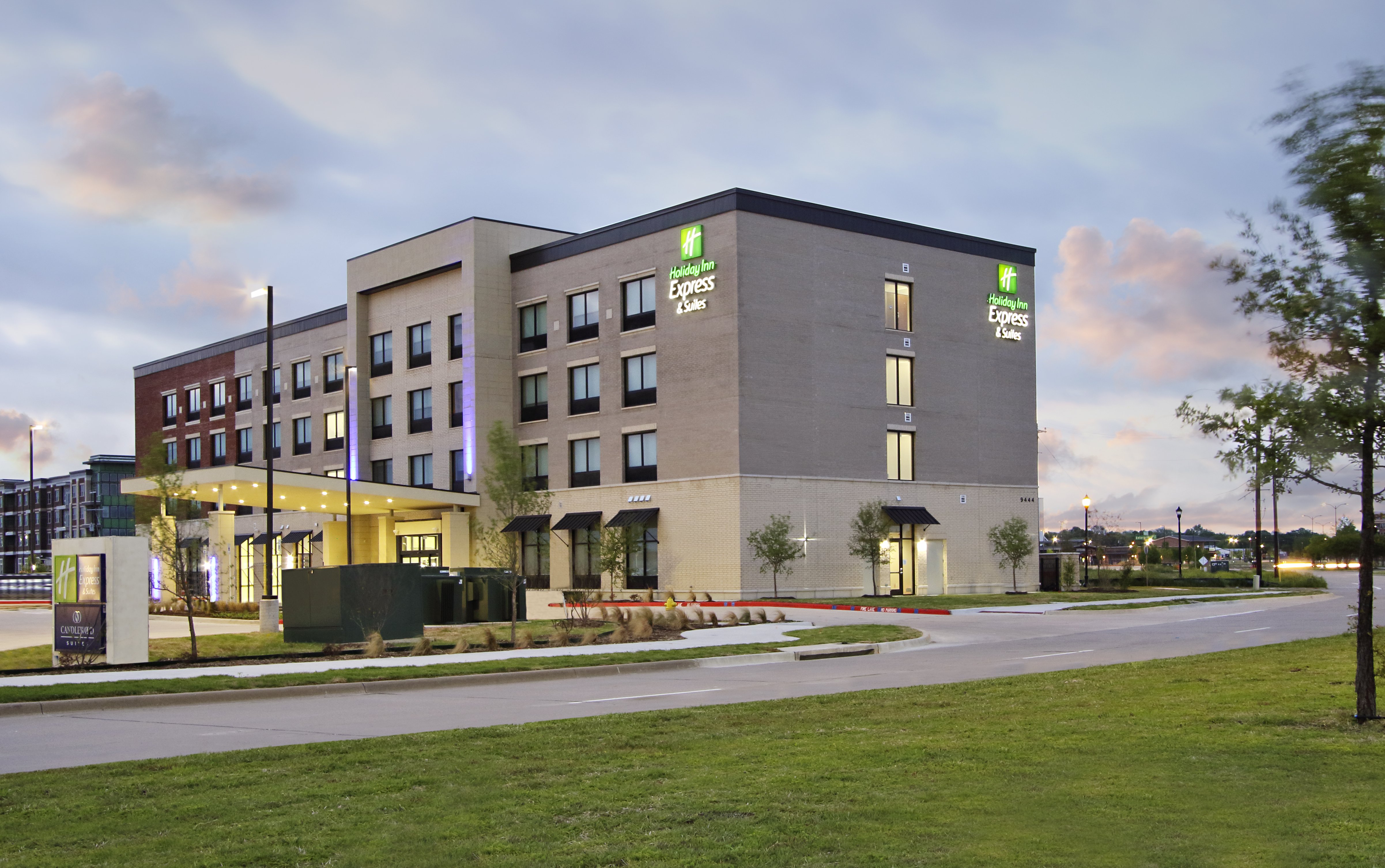 Holiday Inn Express & Suites Dallas-Frisco NW Toyota Stdm 51/52