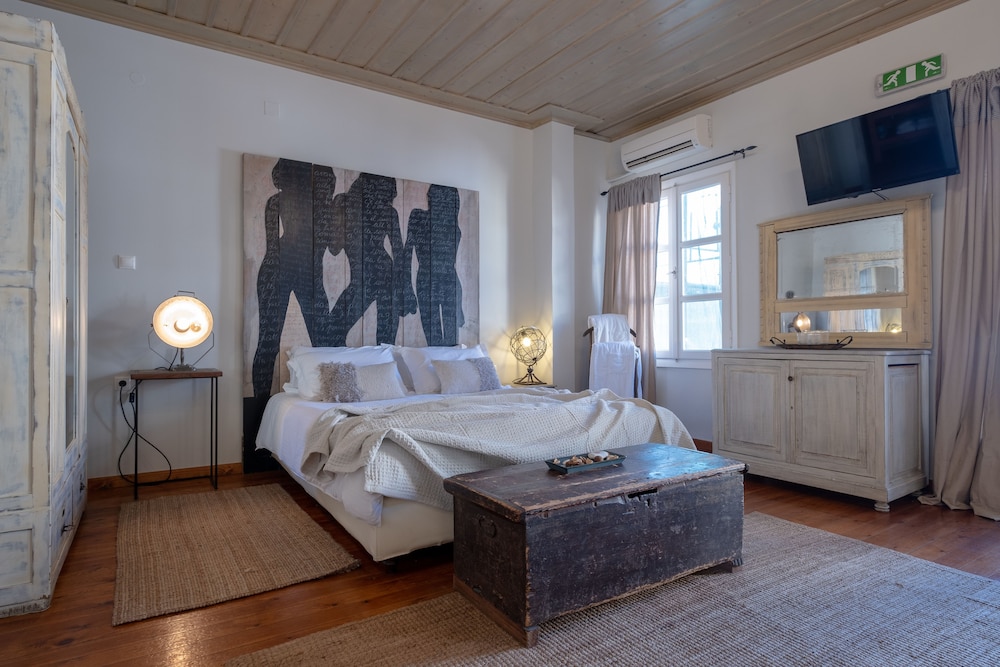 Family Suite, Sofa, Balcony, Amymone Building، Amymone and Adiandi 2/10
