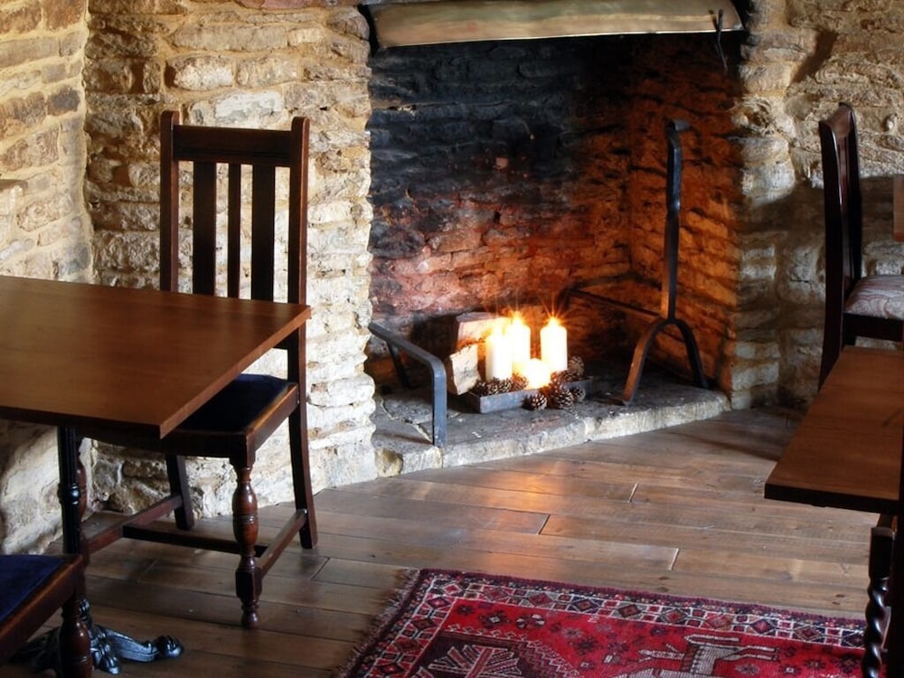 The White Horse Inn 50/62