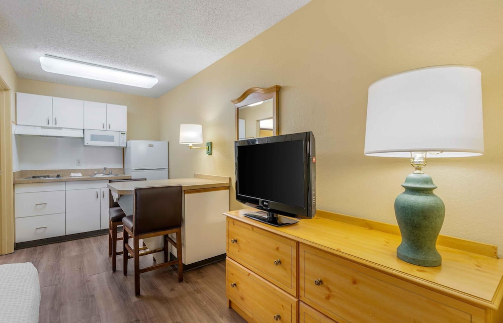 Extended Stay America Suites Portland Beaverton 50/62