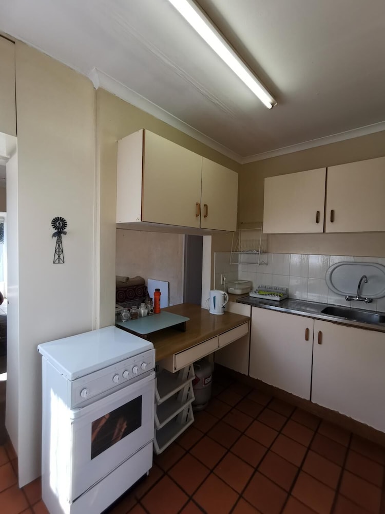 Sunbird Guest House 48/50