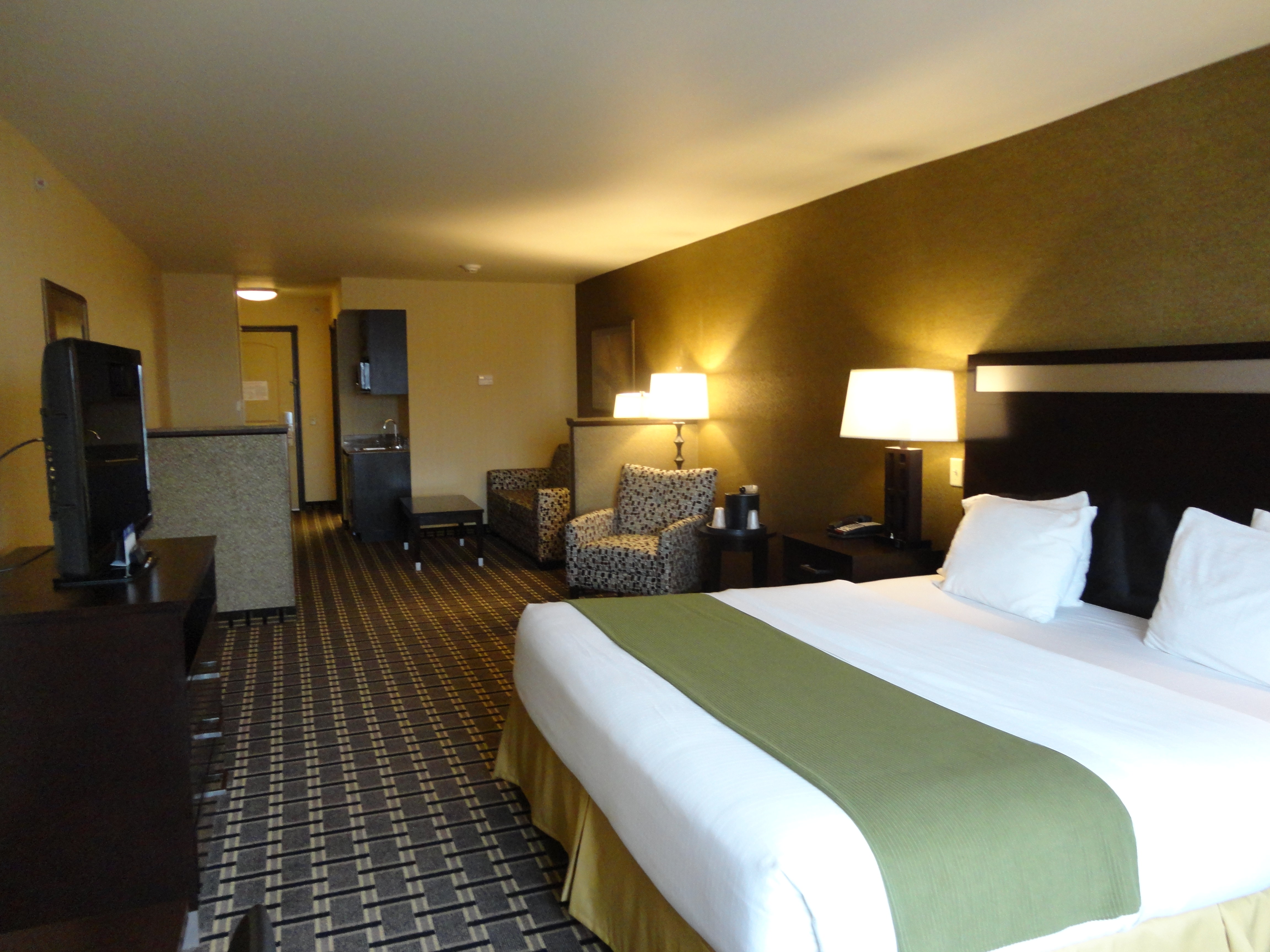 Holiday Inn Express Suites Limerick Pottstown 11/50