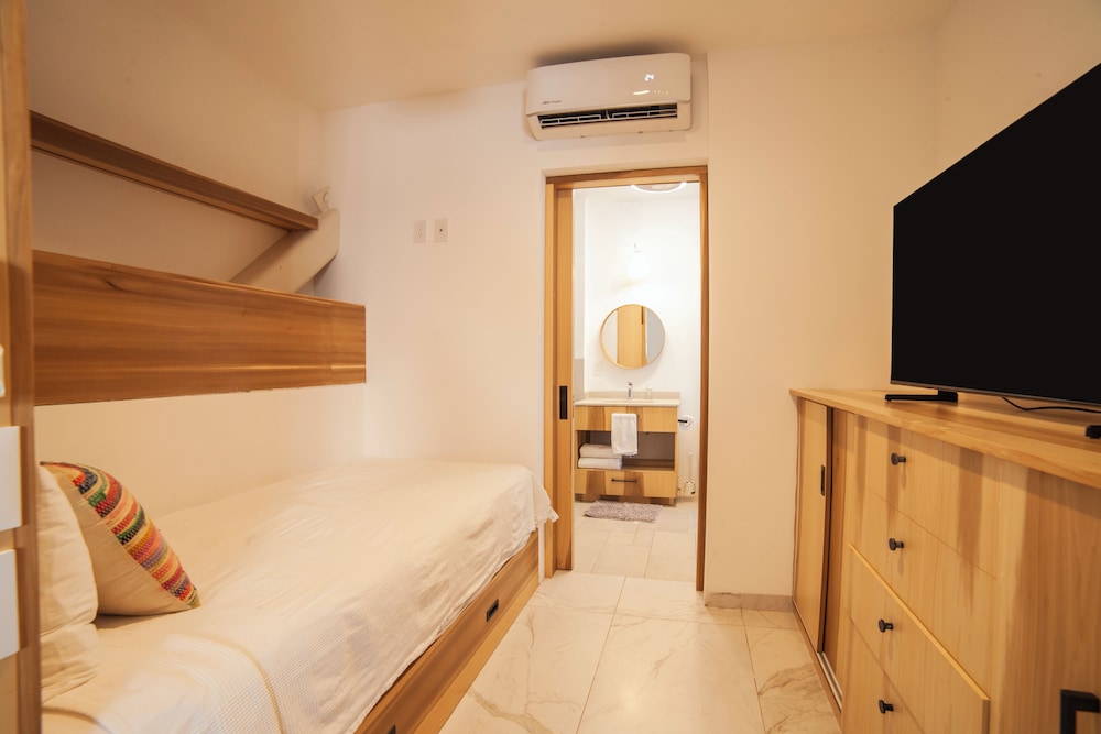 MULTIPLE BEDROOMS, FAMILY, APARTMENT