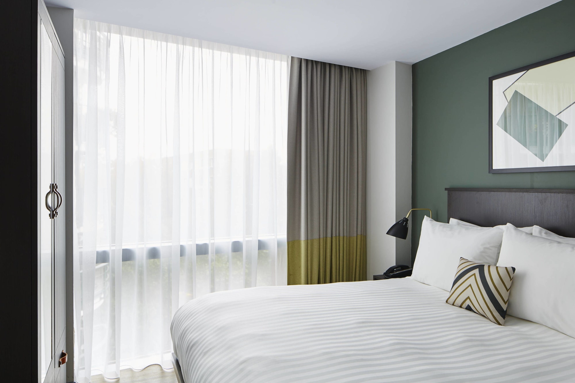 2 Bedrooms, Suite, Double Bed
