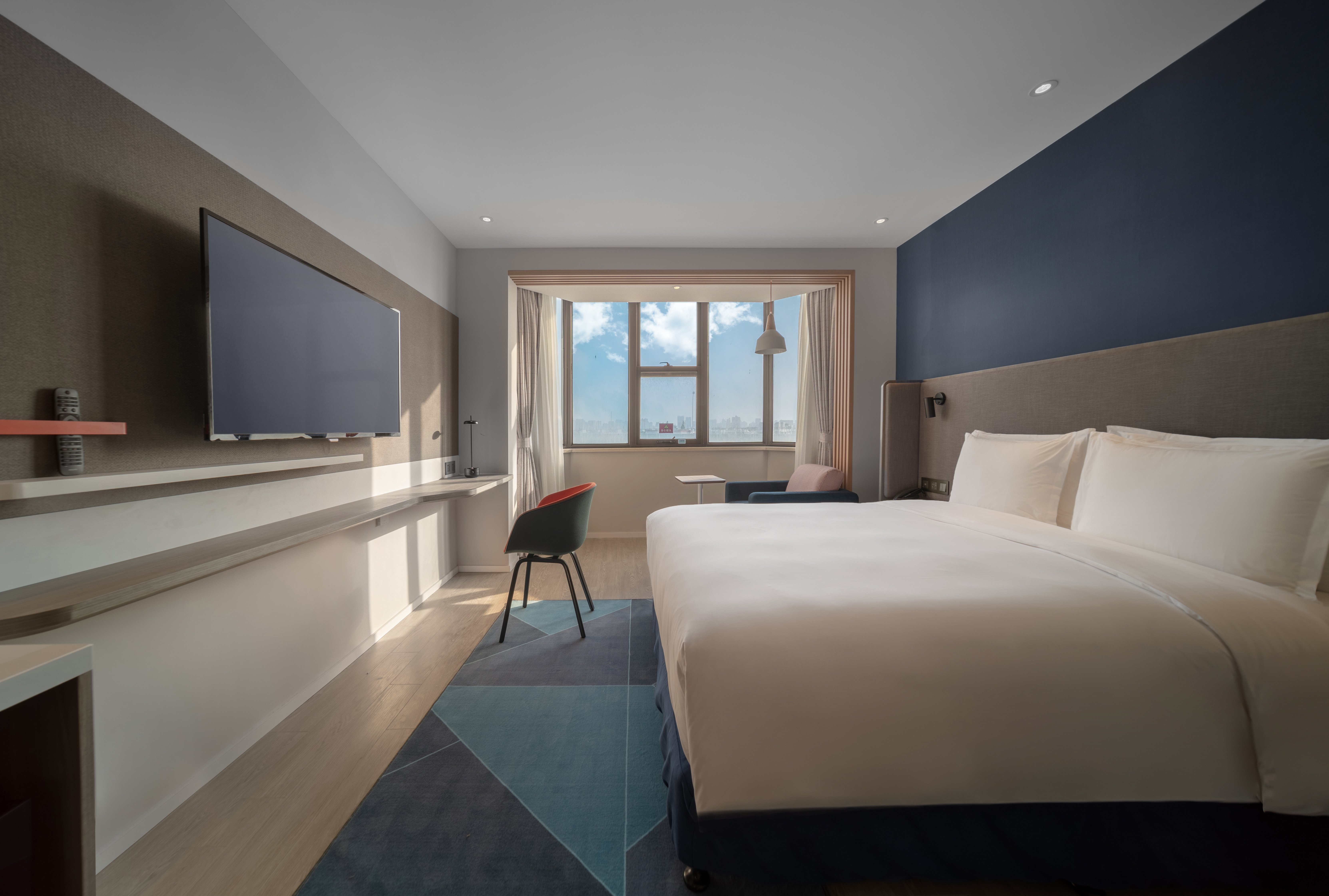 Deluxe, King Bed