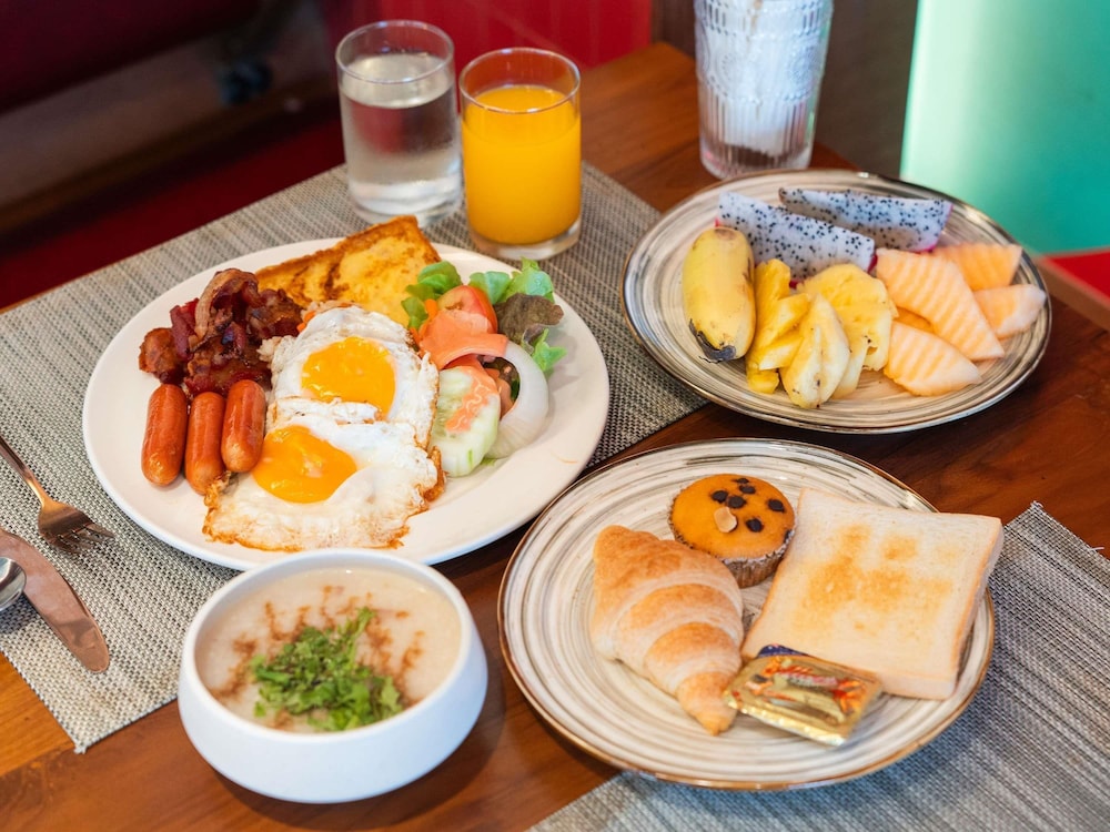 Novotel Living Bangkok Sukhumvit Legacy 65/77