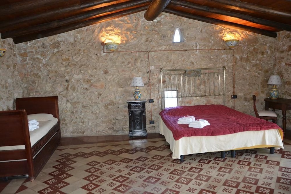 GRAND HOTEL LA BATIA 41/60