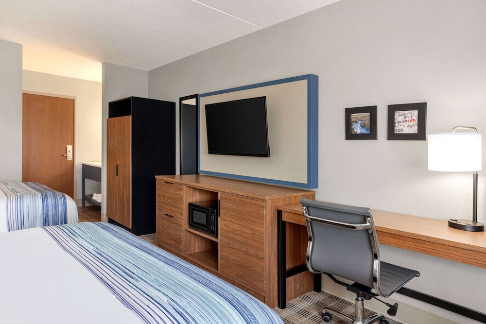 AmericInn by Wyndham Branson and Conference Center 17/62