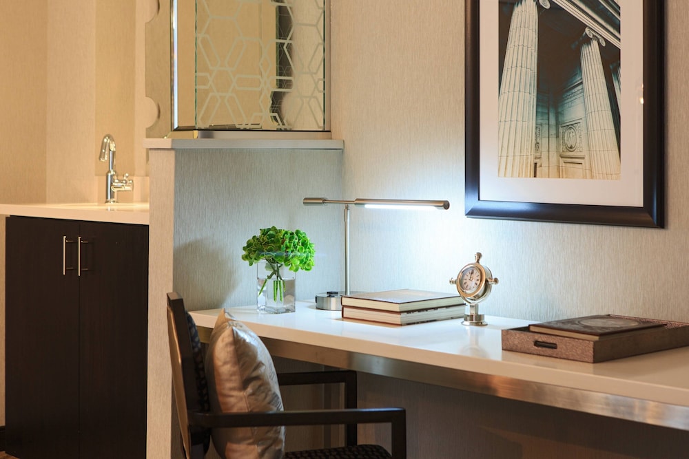 RENAISSANCE DENVER DOWNTOWN CITY CENTER HOTEL 50/56
