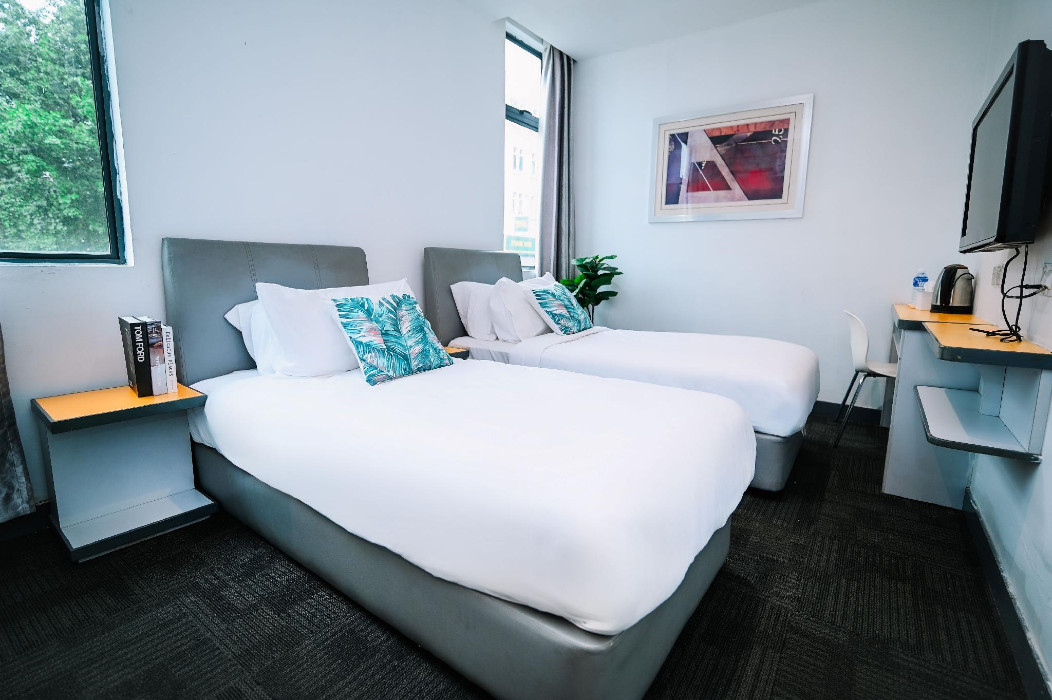 DELUXE TWIN ROOM