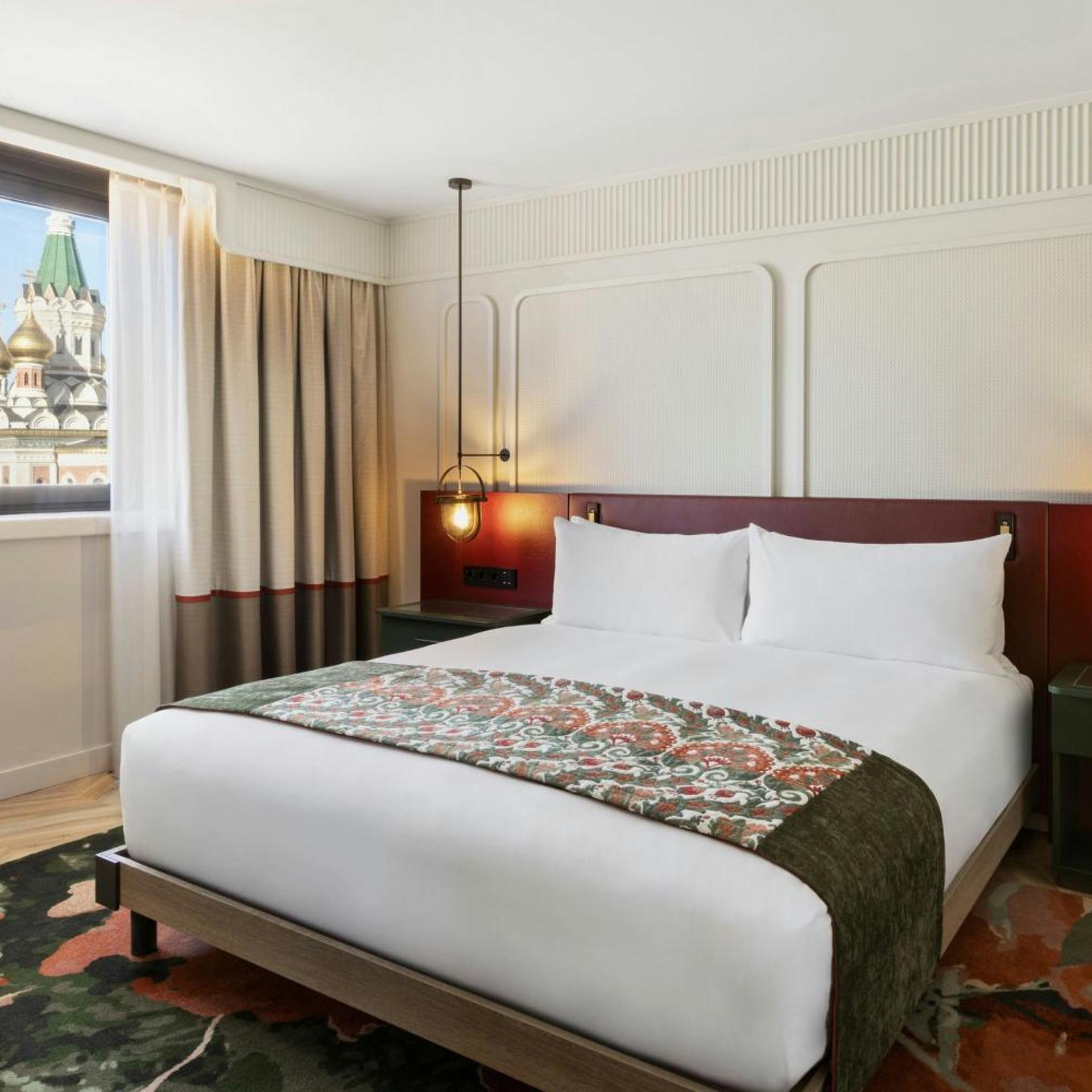 Business, Suite, King Bed, Church View