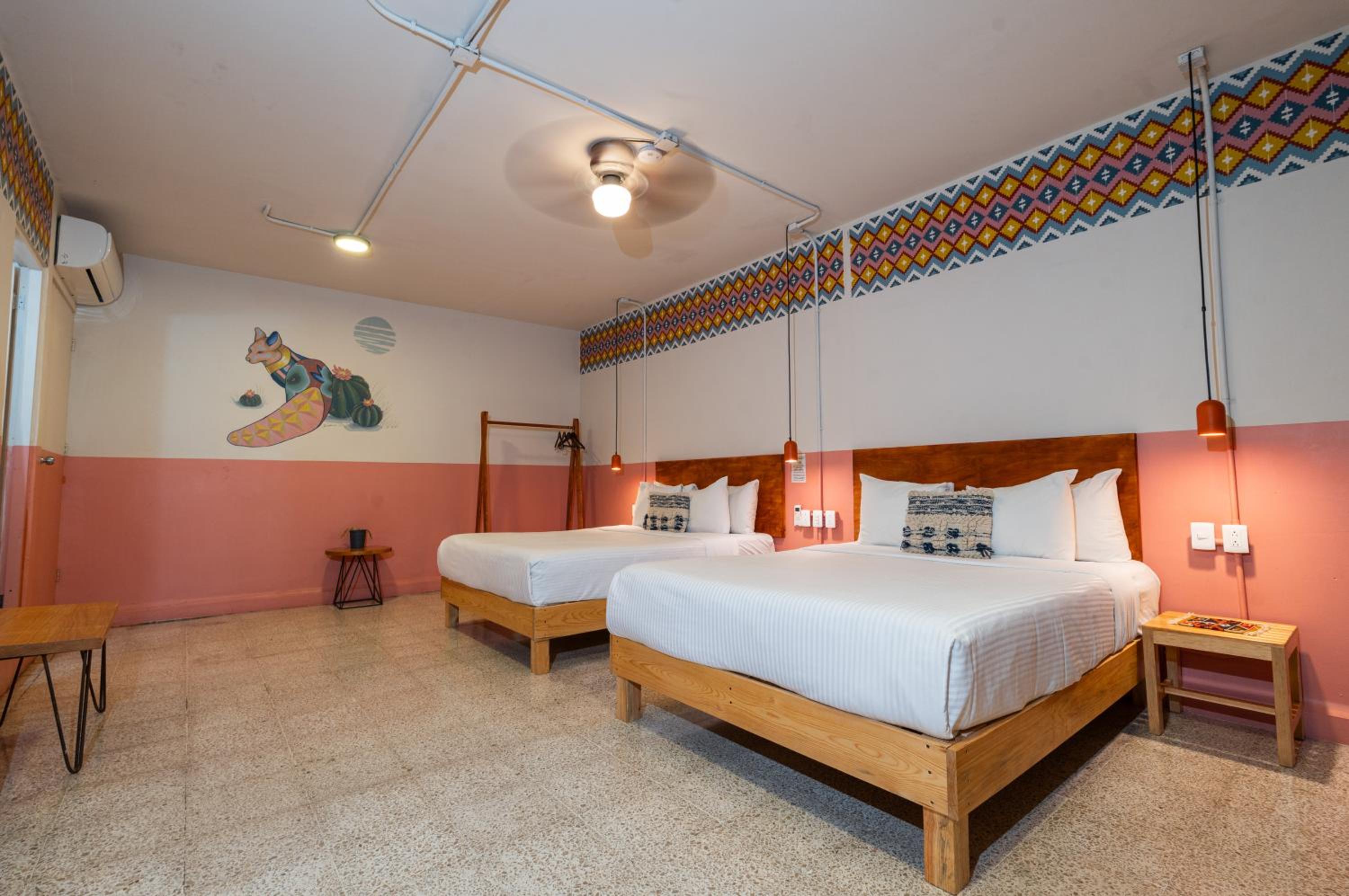 ROOM, QUADRUPLE