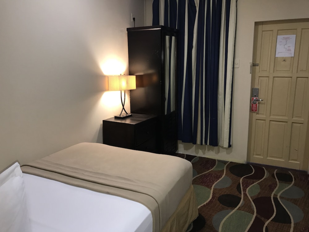 Airport Suites Hotel 16/61