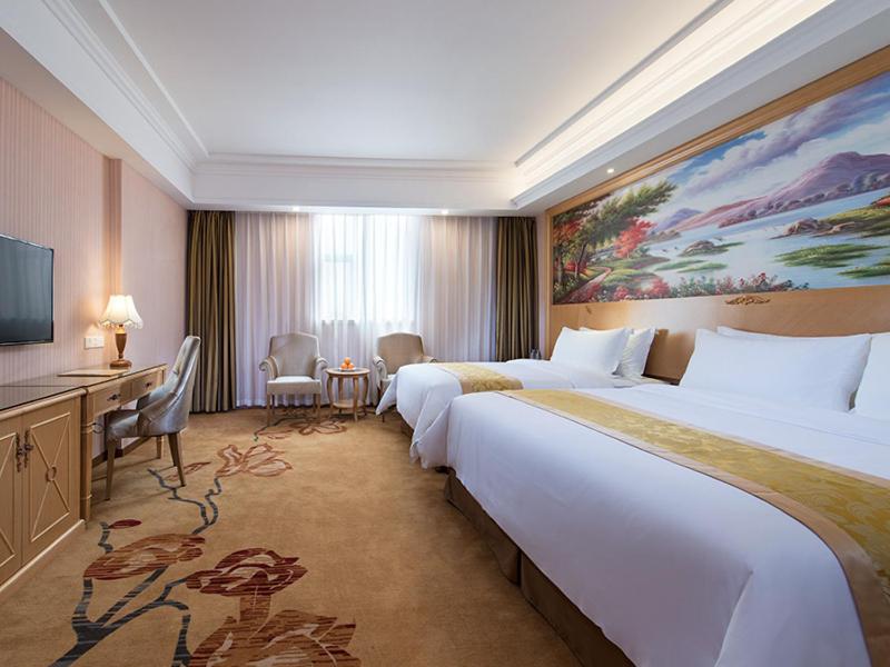 Vienna Hotel (Guangzhou Panyu Changlong & Jinjiang Avenue) 8/55
