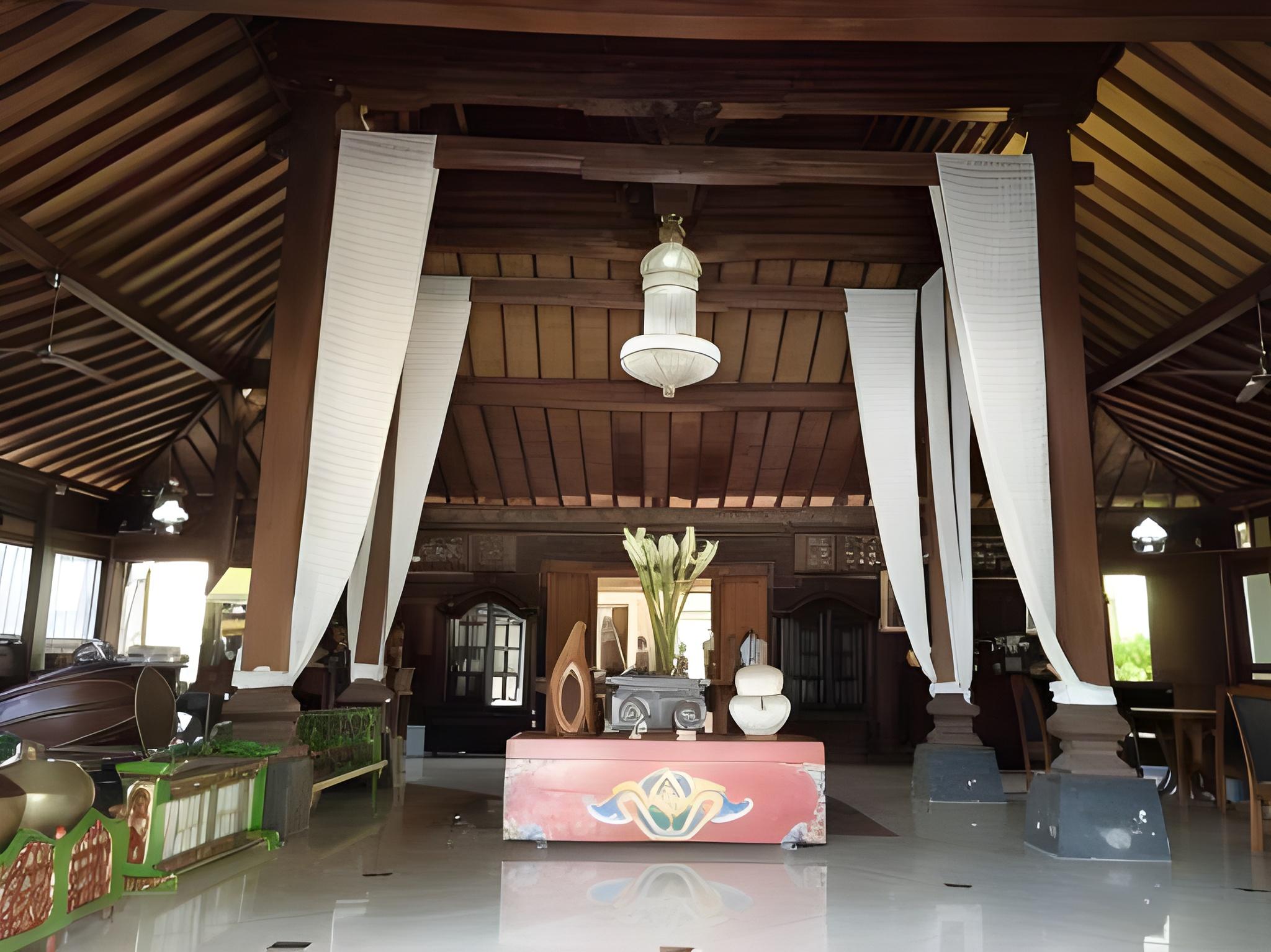 Joglo Plawang Boutique 9/55