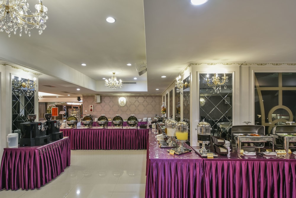 Harmonious Hotel 37/48