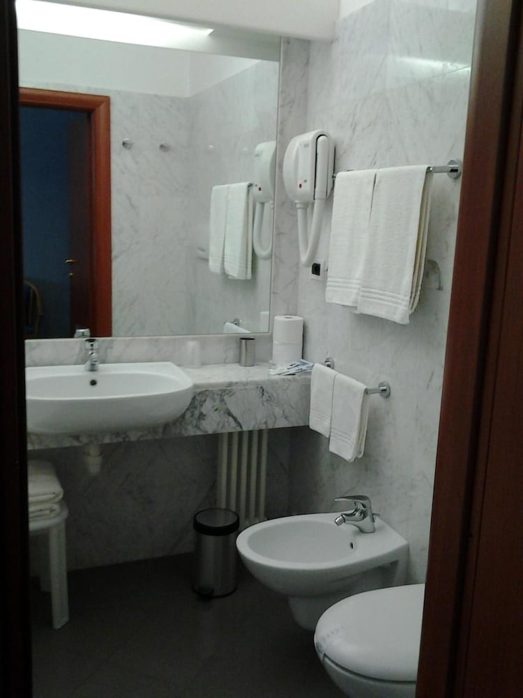 Hotel Excelsior Bay 13/50