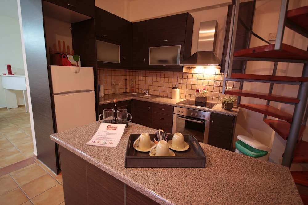 Point Twins Apartments 9/15