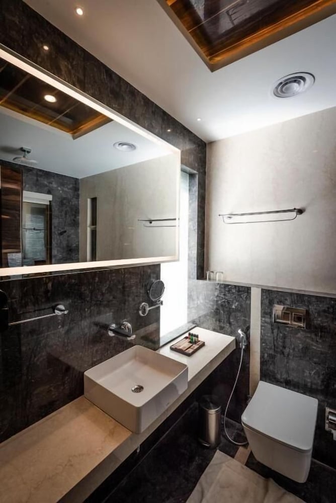 Hotel Park Elanza Coimbatore 36/38