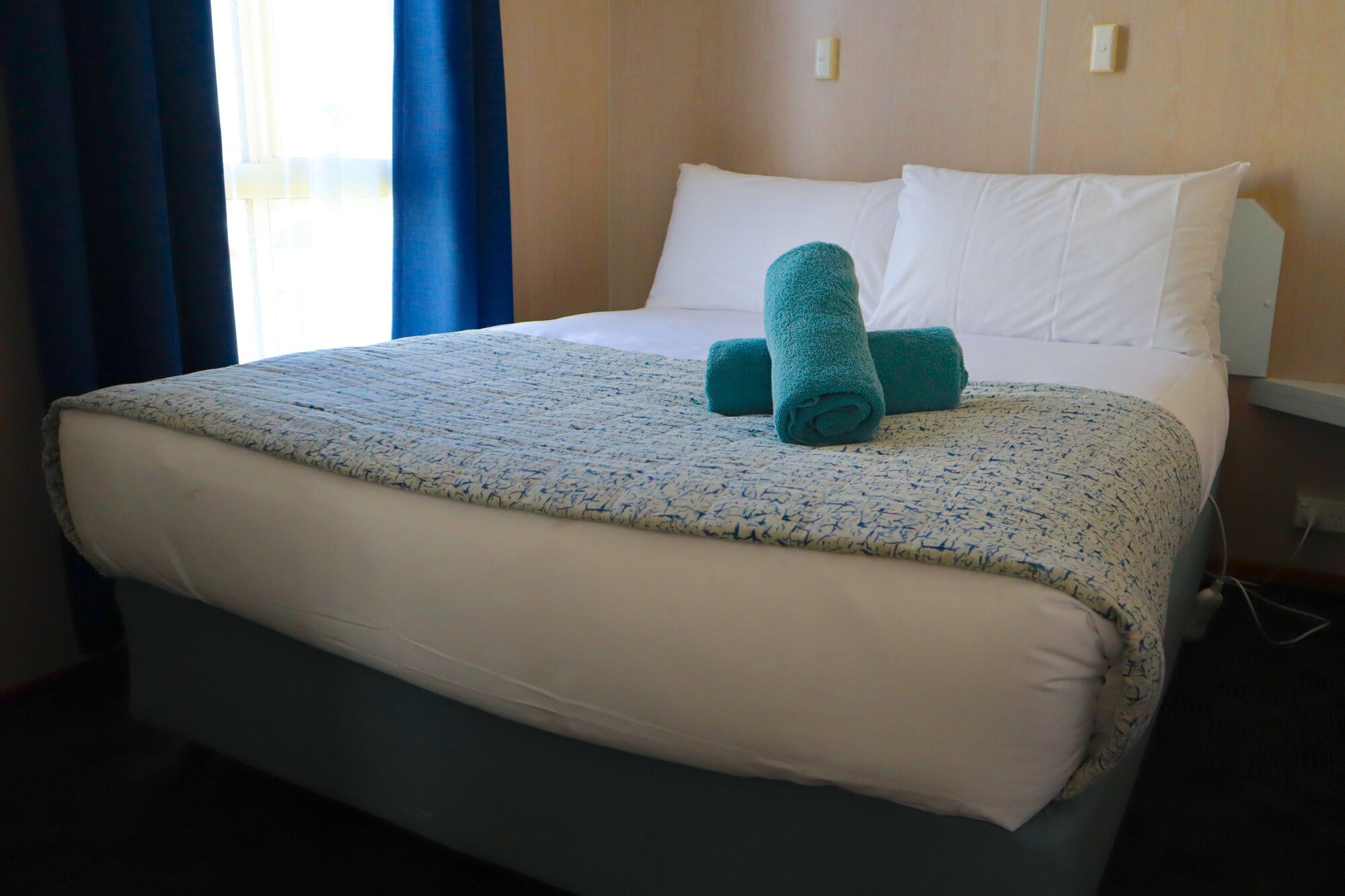 2 Bedrooms, Family, Cabin, 1 Double and 2 Bunk Beds