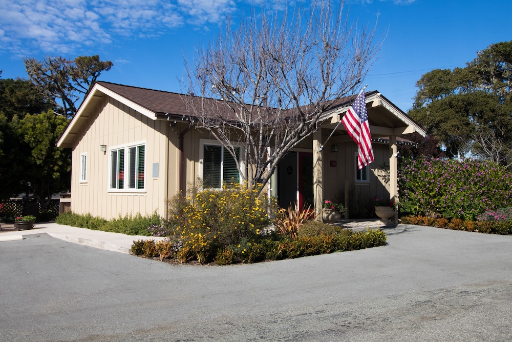 Monterey Peninsula Inn 2/63