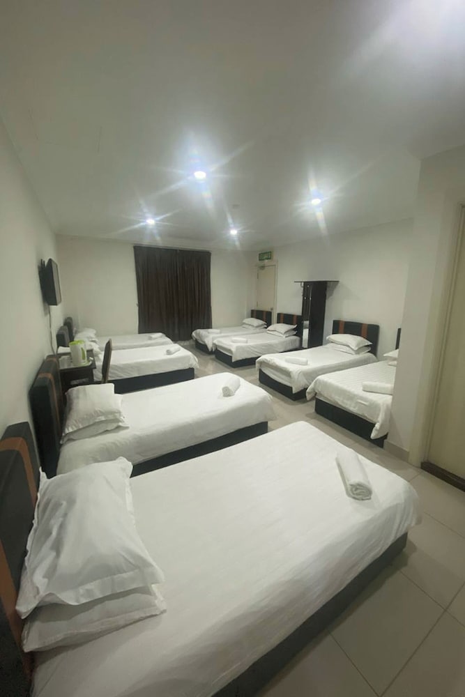 Hotel Mutiara KGMMB by ZUZU 38/53