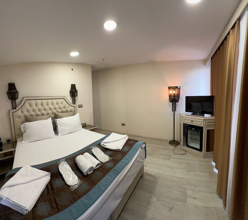 LE MARDE HOTEL 23/62