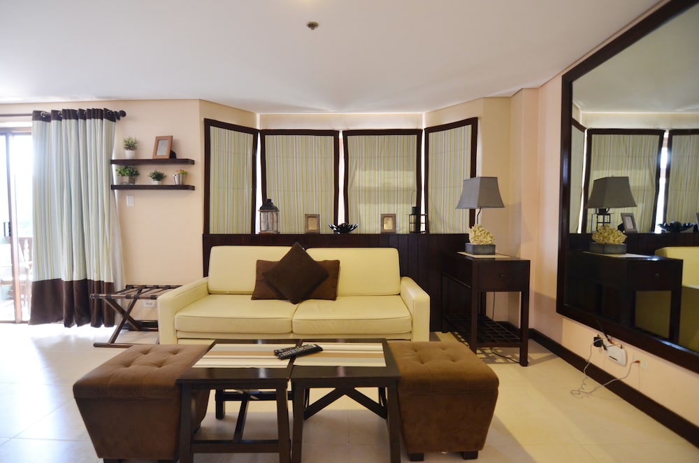 Crosswinds Resort Suites 24/50